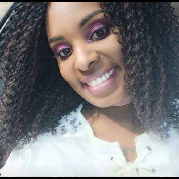 Meet your Posher, Jessica - Picture 1 of 1